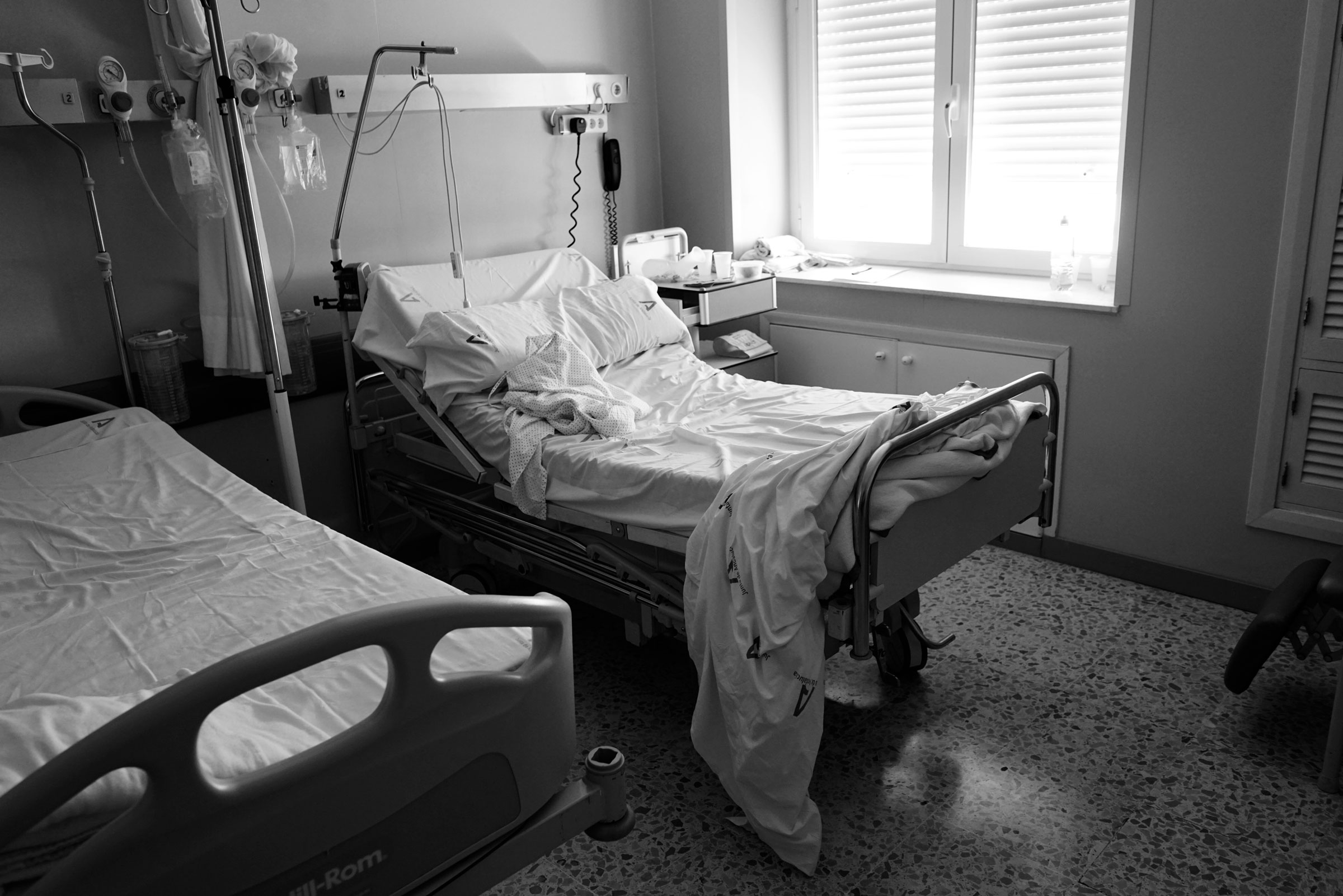 Cádiz, España. Cama vacía tras el alta hospitalaria, en la Planta de hospitalización del Hospital Universitario Puerta del Mar de Cádiz (HUPM).